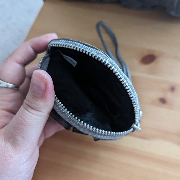 Mini Rose Wrislet - Picture 3 of 3